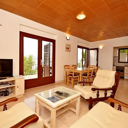 Apartment Jakov Donji Okrug (Ciovo)