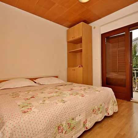 Jakov Apartment